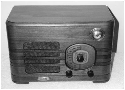 Knight/Allied 7-tube AC/DC radio